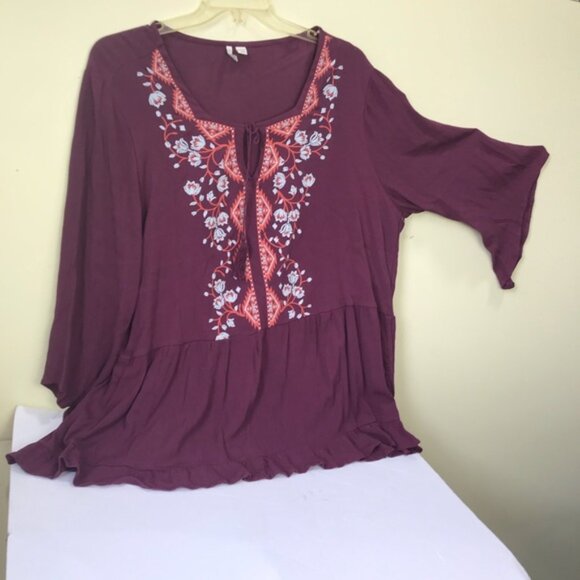 C Est 1946 NEW Boho Embroidery Floral Top Tee Bell Sleeves Shirt Lightweight 24W - Picture 1 of 15